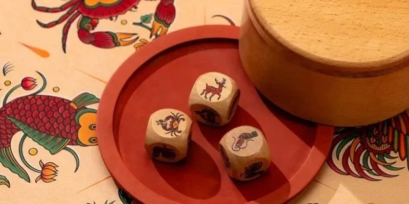 Bật mí 5 cách đoán mặt bầu cua thần sầu từ cao thủ 3 Cách đoán mặt bầu cua dựa vào chất liệu của xúc xắc